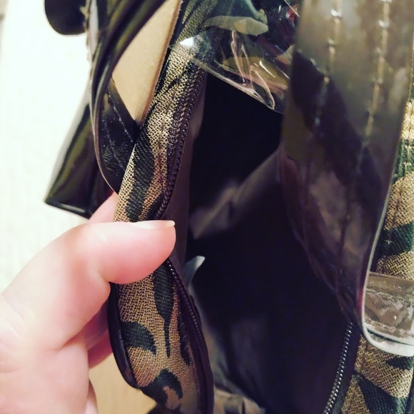 Unbranded zebra print canvas cosmetic bag combo w/ small shiny brown bag. - Picture 4 of 4